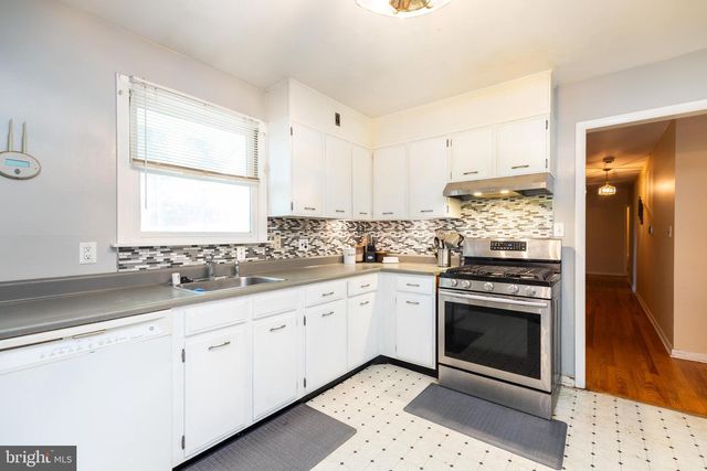 1600 SHIPLEY RD, Wilmington, DE 19803