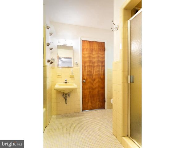 1600 SHIPLEY RD, Wilmington, DE 19803