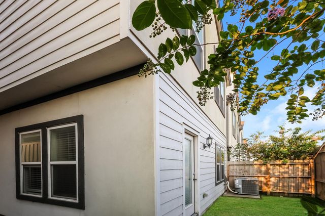 381 N Centro Circle, Shenandoah, TX 77385