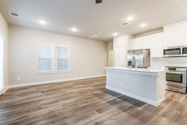 381 N Centro Circle, Shenandoah, TX 77385