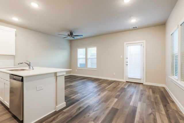 381 N Centro Circle, Shenandoah, TX 77385