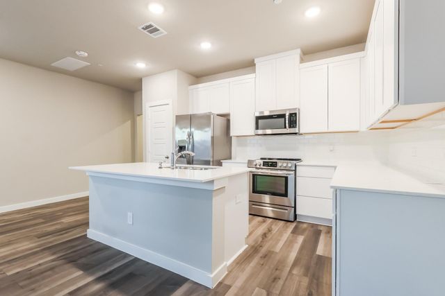 381 N Centro Circle, Shenandoah, TX 77385