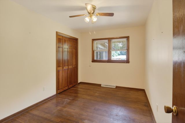 5961 Hayes Place, Merrillville, IN 46410