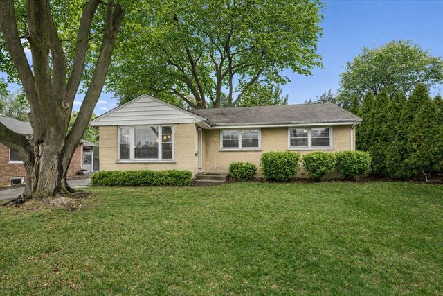 26 S Rohlwing Road, Palatine, IL 60074