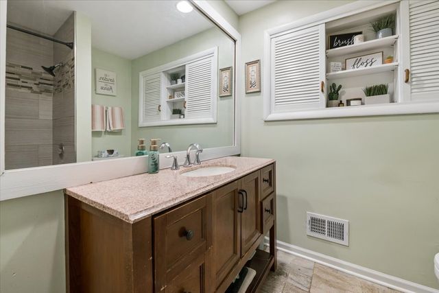 26 S Rohlwing Road, Palatine, IL 60074