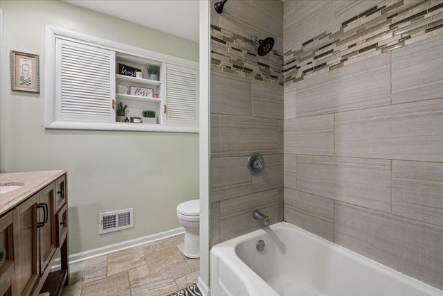 26 S Rohlwing Road, Palatine, IL 60074