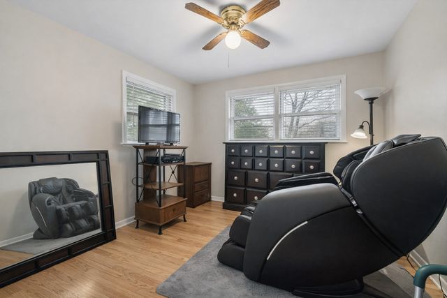 26 S Rohlwing Road, Palatine, IL 60074