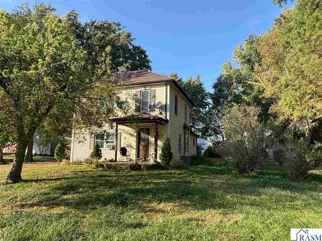 48330 206th Street, Lake Crystal, MN 56001