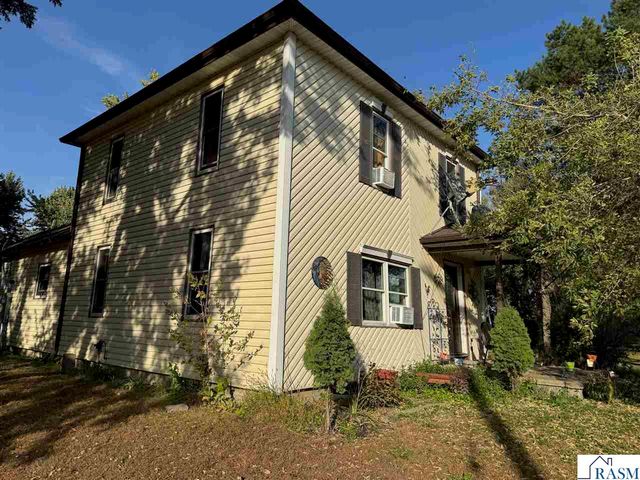 48330 206th Street, Lake Crystal, MN 56001