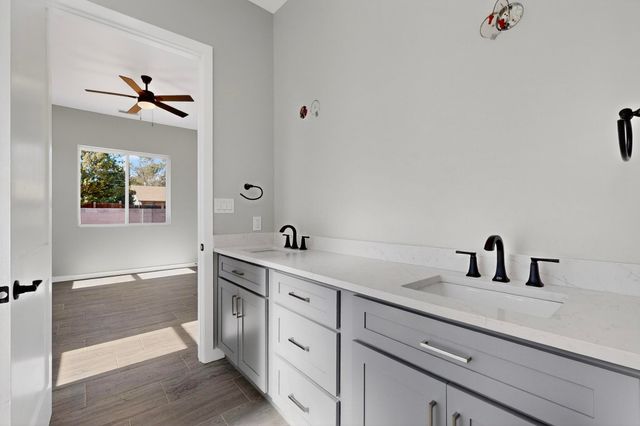 1701 Nancy Lopez, Rio Communities, NM 87002