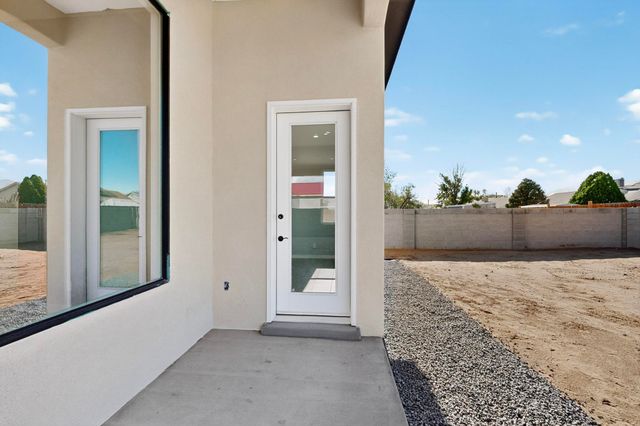 1701 Nancy Lopez, Rio Communities, NM 87002