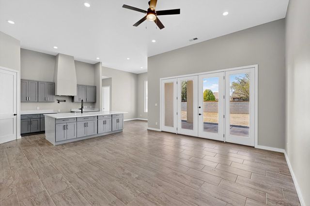 1701 Nancy Lopez, Rio Communities, NM 87002