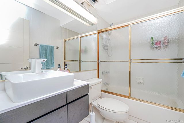 40 Wellington Ct 2a, Staten Island, NY 10314