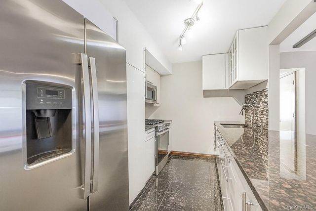 40 Wellington Ct 2a, Staten Island, NY 10314