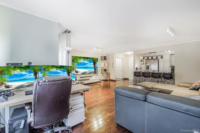 40 Wellington Ct 2a, Staten Island, NY 10314