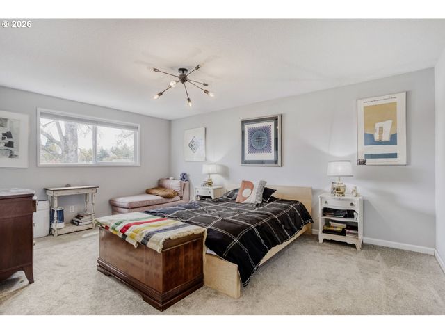 5050 Se ROBIN Ct, Milwaukie, OR 97267