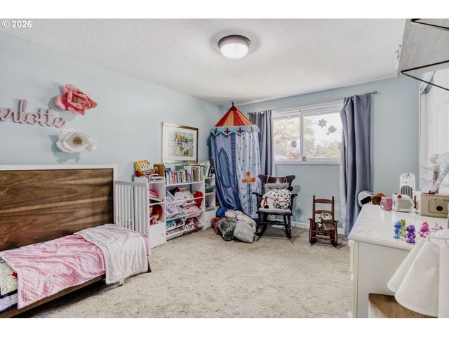 5050 Se ROBIN Ct, Milwaukie, OR 97267