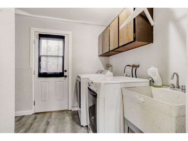 5050 Se ROBIN Ct, Milwaukie, OR 97267