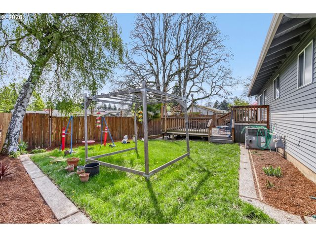 5050 Se ROBIN Ct, Milwaukie, OR 97267