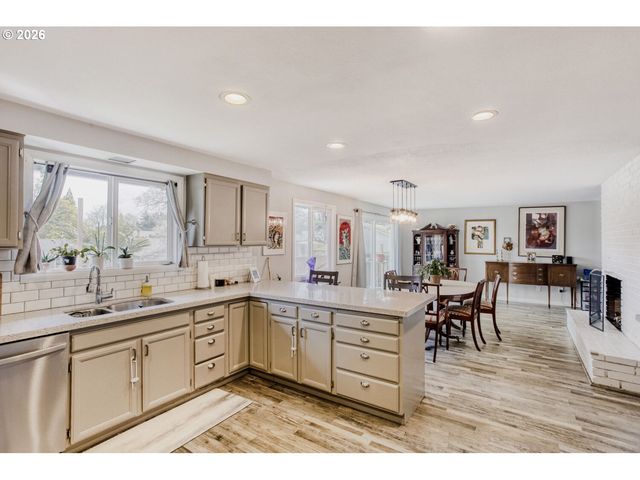 5050 Se ROBIN Ct, Milwaukie, OR 97267