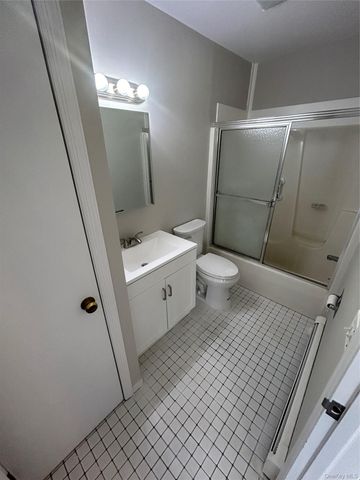 944 Union Street B, Bohemia, NY 11716