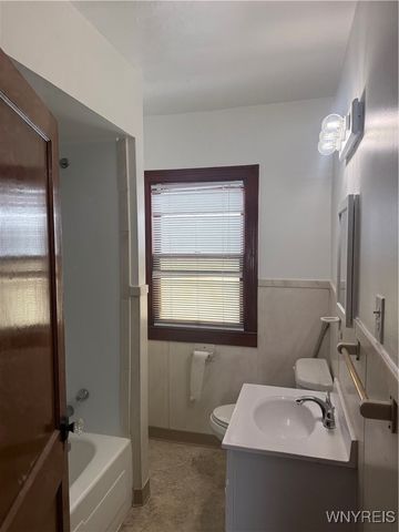 84 West Hazeltine Avenue 2, Tonawanda, NY 14217