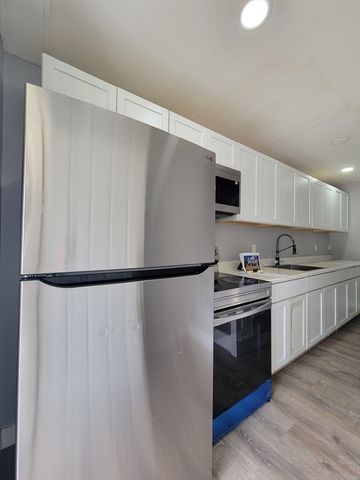 136 Commonwealth Rd 2, Wayland, MA 01778