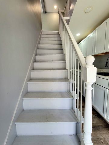 136 Commonwealth Rd 2, Wayland, MA 01778