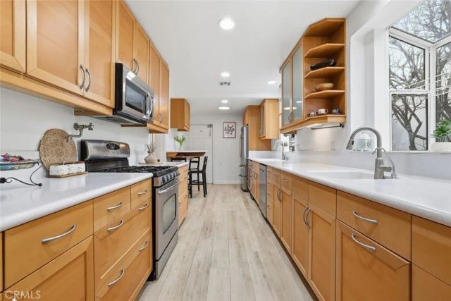 7042 Morse Avenue, North Hollywood, CA 91605