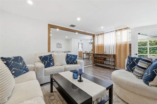 7042 Morse Avenue, North Hollywood, CA 91605