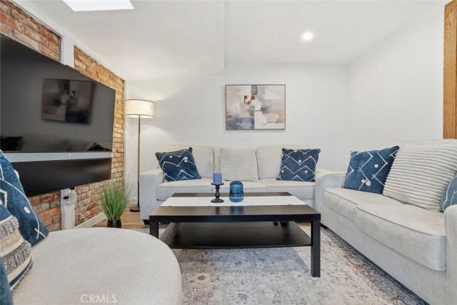 7042 Morse Avenue, North Hollywood, CA 91605