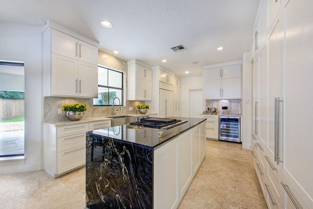 1602 Keenen Ct, Houston, TX 77077