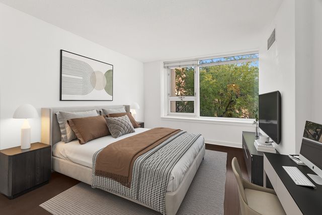 2728 N HAMPDEN Court 301, Chicago, IL 60614