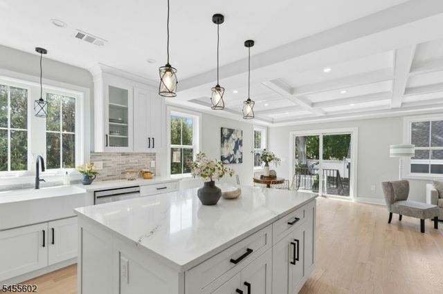 28 Pershing Ave, Cranford Twp., NJ 07016