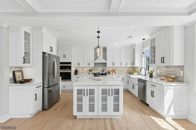 28 Pershing Ave, Cranford Twp., NJ 07016