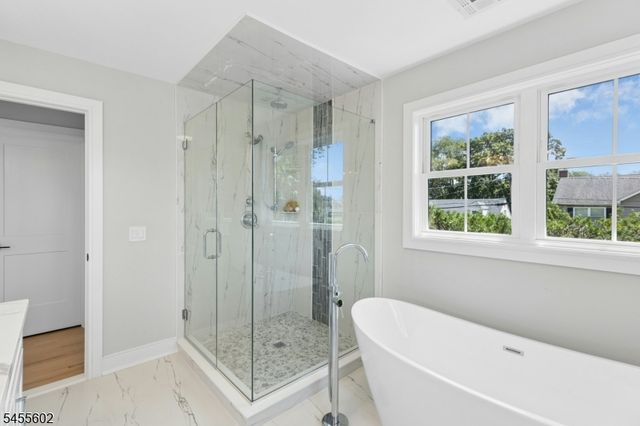 28 Pershing Ave, Cranford Twp., NJ 07016