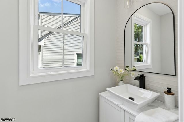 28 Pershing Ave, Cranford Twp., NJ 07016