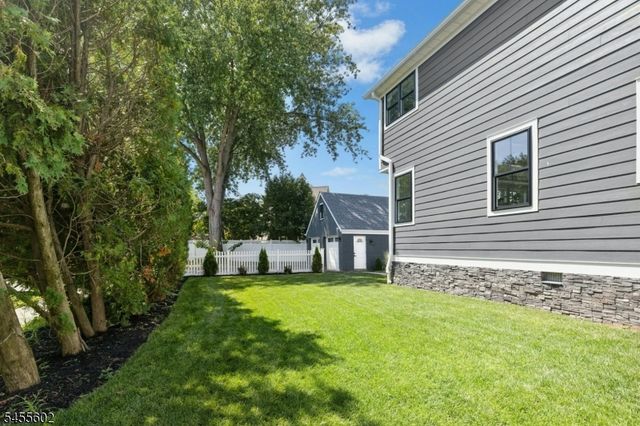 28 Pershing Ave, Cranford Twp., NJ 07016