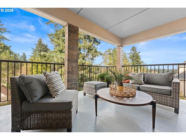 100 LEONARD St 3-2, Lake Oswego, OR 97034