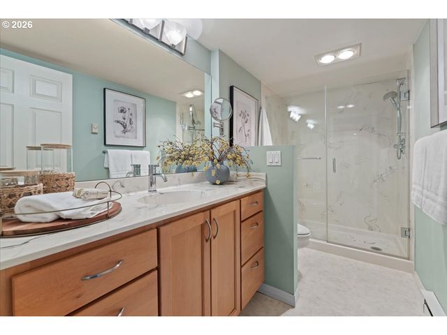 100 LEONARD St 3-2, Lake Oswego, OR 97034