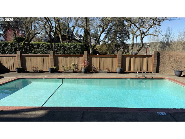 100 LEONARD St 3-2, Lake Oswego, OR 97034