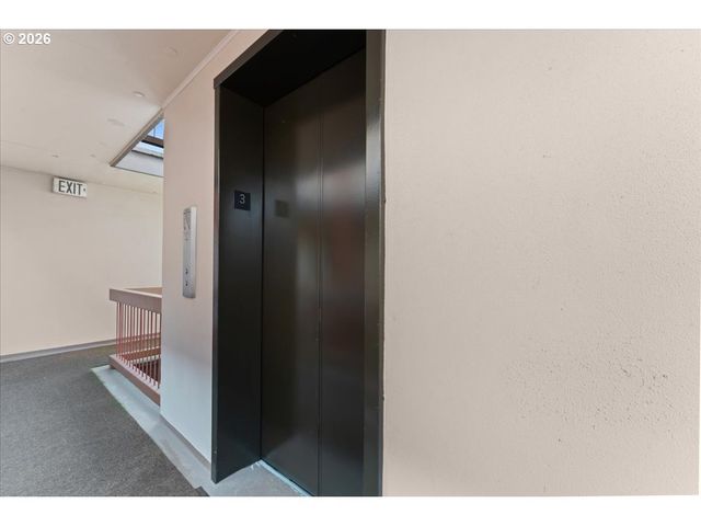 100 LEONARD St 3-2, Lake Oswego, OR 97034