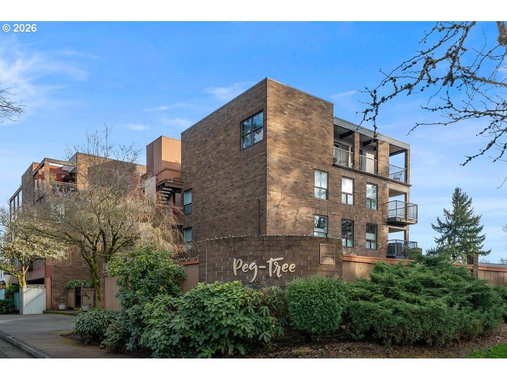 100 LEONARD St 3-2, Lake Oswego, OR 97034
