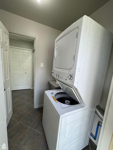 1337 Wacon Drive, Troy, MI 48083