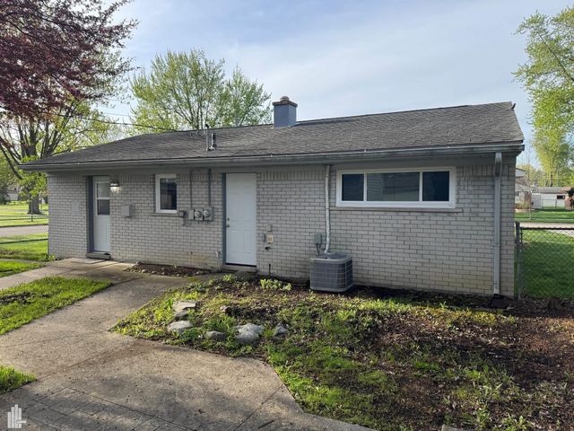 1337 Wacon Drive, Troy, MI 48083