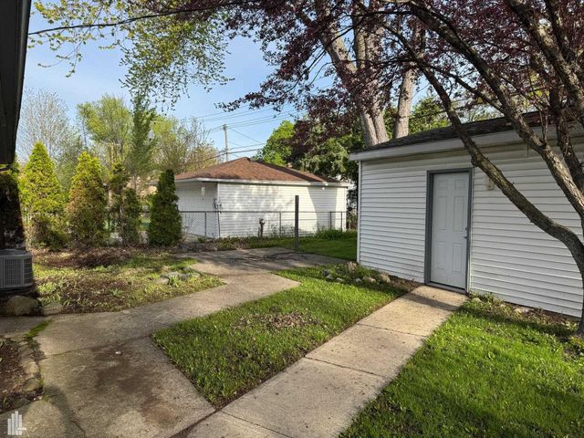 1337 Wacon Drive, Troy, MI 48083