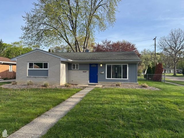 1337 Wacon Drive, Troy, MI 48083