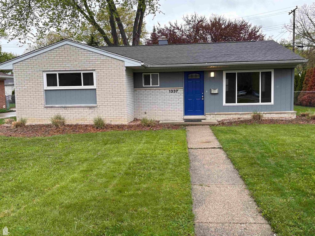 1337 Wacon Drive, Troy, MI 48083