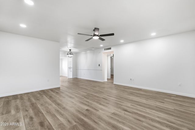 10528 W SARATOGA Circle, Sun City, AZ 85351