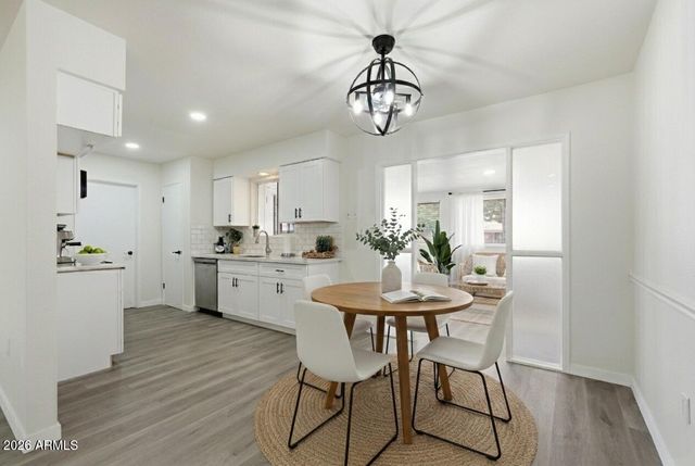 10528 W SARATOGA Circle, Sun City, AZ 85351